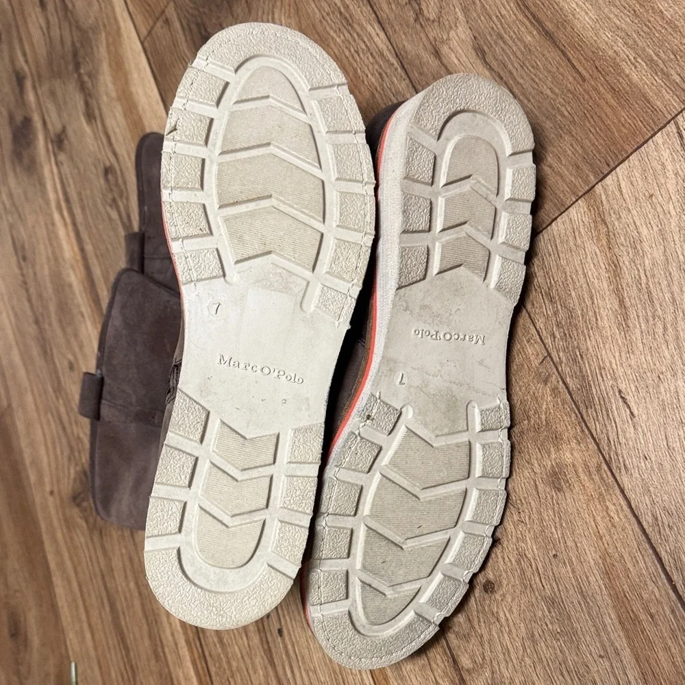Cozy Brown Winter Boots with Side Zipper